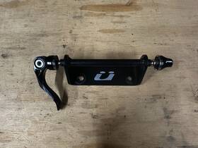 Drt9x100 K At Kuat Dirtbag 9mm X 100mm Van And Truck Bed Mount With Skewer