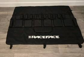 Race Face 821973332499 Raceface Tailgate Pad 57 Inch Black Sm/md Bike Carrier Truck 5 Loops Clean