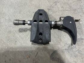 13-0006-000-00 Thule 516 Prologue Head Assembly And Locking Skewer With Ratcheting Nut