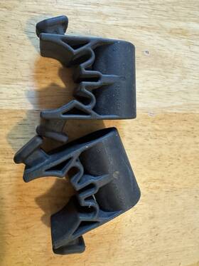 1500056111 Thule 2 Quantity - Stay Put Cradle 8532568 1500056111 Thule 2 Quantity - Stay Put Cradle 8532568