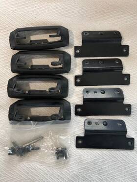 4041 Thule Fit Kit Cadillac Escalade 5-dr Suv For Vehicles With Flush Side Rail