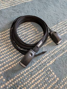 841002 Thule Locking Straps 10ft Two Keys Included Used In Great Condition 841002 Thule Locking Straps 10ft Two Keys Included Used In Great Condition