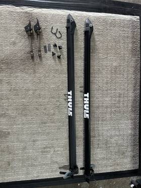 924001 Thule Pair Of Locking Prologue Bike Carriers - 52 Inches