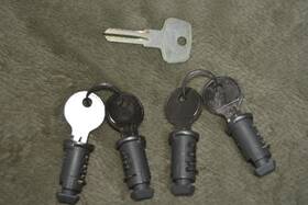N032 Thule N092 544 Lock Cylinders 4 Cylinder Locks With 2 Keys And Installation Key