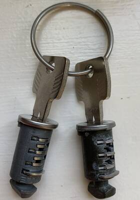 N217 Thule Two 2 Lock Core/cylinders Replacement Genuine Oem With Keys