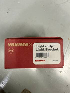 8000336 Yakima Lightenup Light Bracket Set Of 2