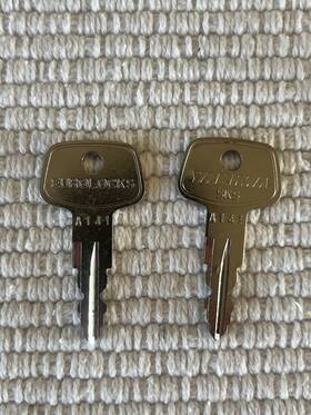 8871141 Yakima Sks Replacement Keys Oem A141 Key Set Of Two 8871141 Yakima Sks Replacement Keys Oem A141 Key Set Of Two