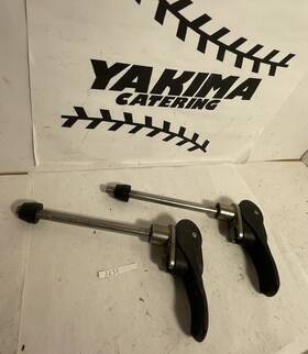 8880067 Yakima Two Locking Copperhead Skewers Fork Mount Rack. Locks Not Included 3231
